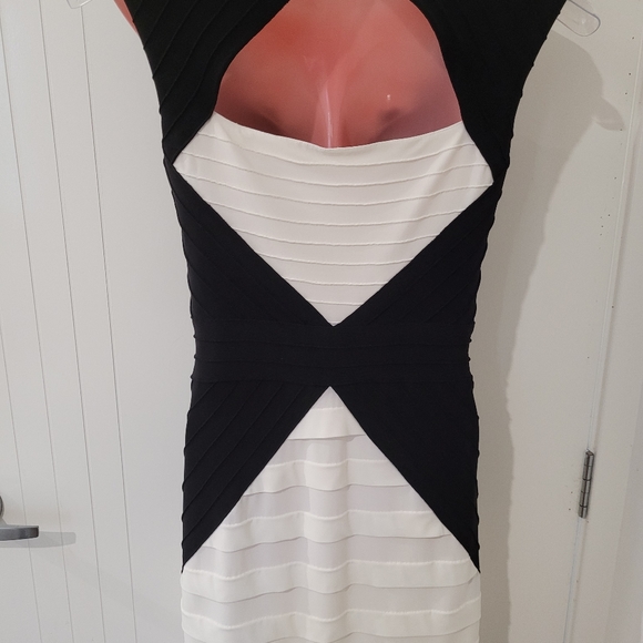 Mei Mei dress - Picture 2 of 4